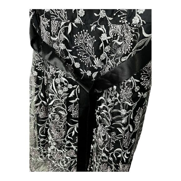 NWT Adrianna Papell Women's Embroidered Midi Fit and Flare size 6 black & white - Picture 10 of 15